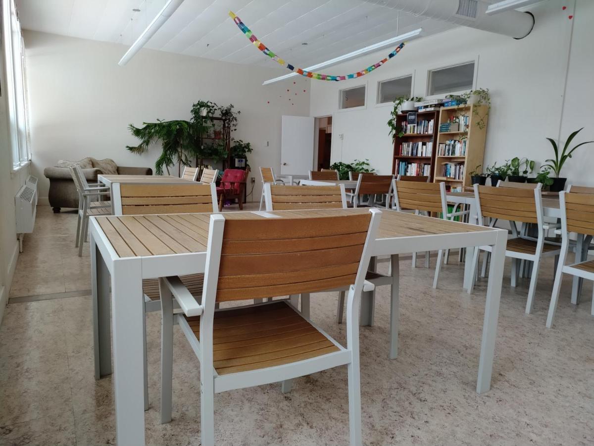 Auberge La Petite Ecole De Forillon Gaspe Ngoại thất bức ảnh